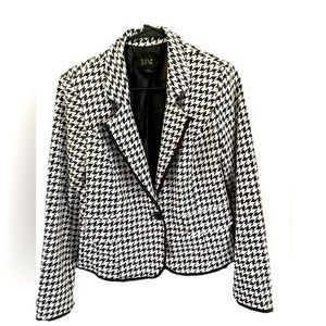 Donna Moore herringbone blazer suit jacket. Size medium. Excellent condition!